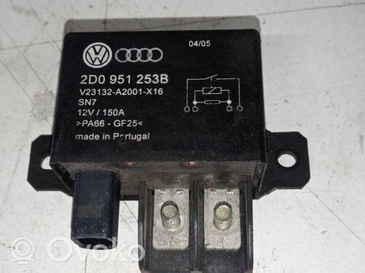 Volkswagen Touareg I Relais de charge 2D0951253B