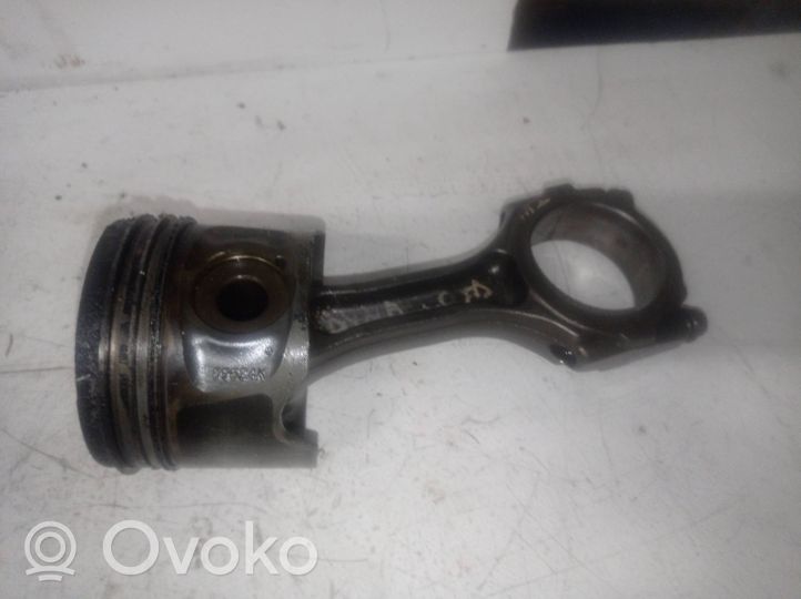 Toyota Land Cruiser (J150) Tłok z korbowodem 09624k