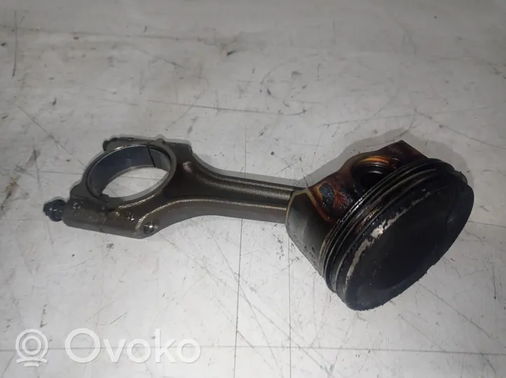 Audi A5 8T 8F Piston avec bielle 