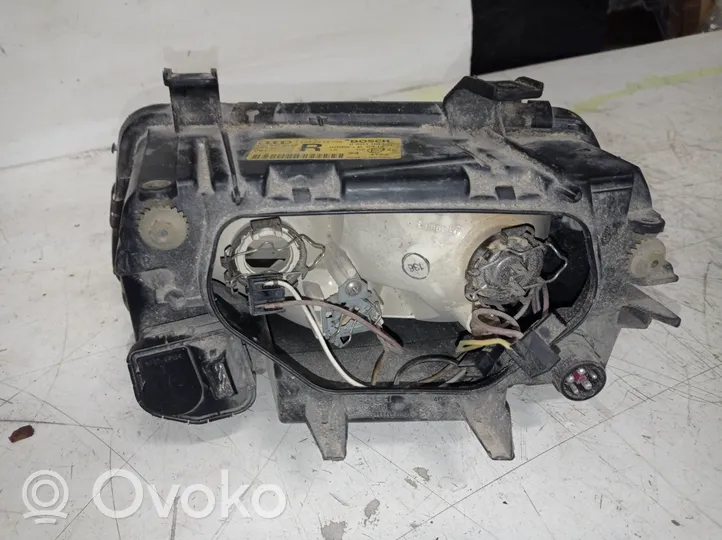 Audi A4 S4 B5 8D Lampa przednia 8D0941004E