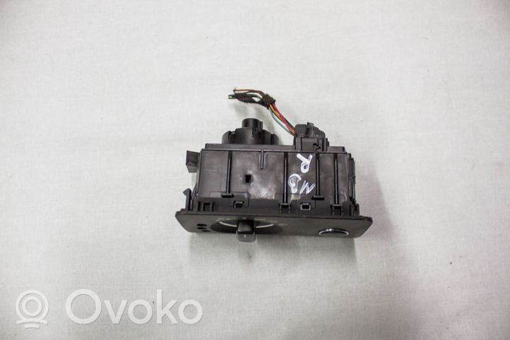 Mercedes-Benz R W251 Valokatkaisija A2515453404