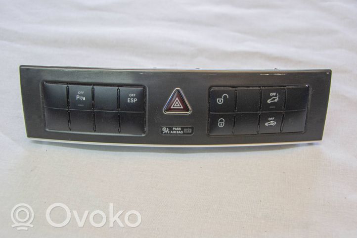 Mercedes-Benz CLC CL203 Set di interruttori a2038700151