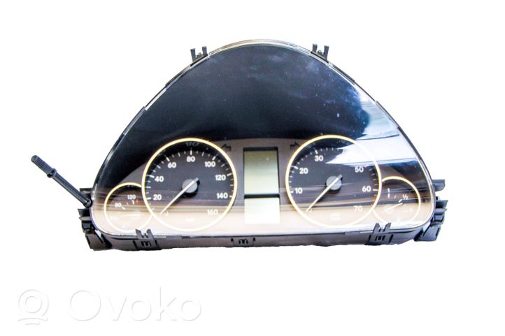 Mercedes-Benz CLC CL203 Tachimetro (quadro strumenti) A2035404748