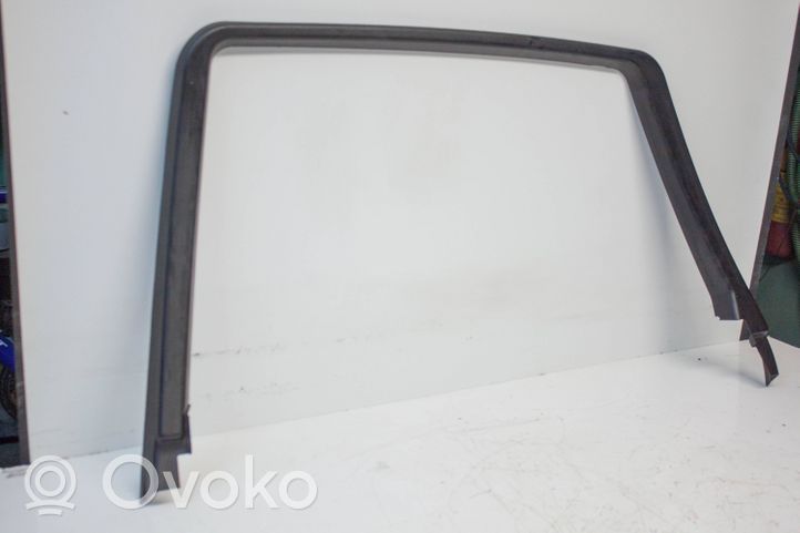 Mercedes-Benz R W251 Rivestimento modanatura del vetro della portiera posteriore A2517350271