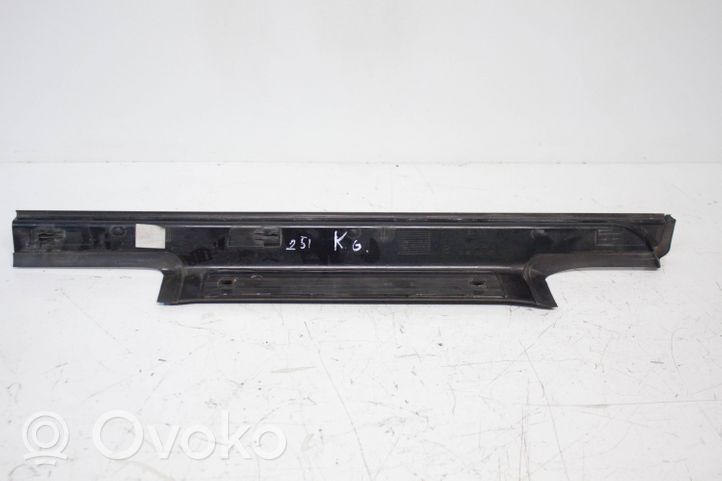 Mercedes-Benz R W251 Takaoven kynnyksen suojalista A2516800535