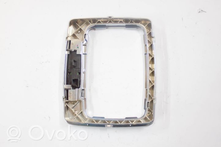 Mercedes-Benz E W212 Rivestimento in plastica cornice della leva del cambio A2122670788