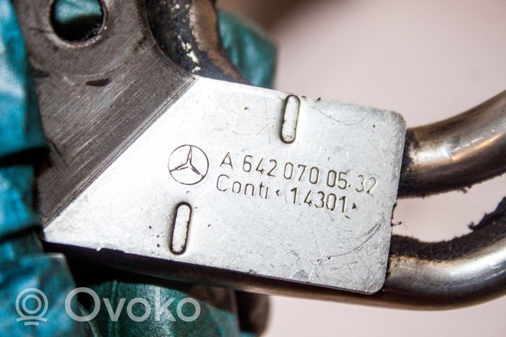 Mercedes-Benz R W251 Polttoaineputken letku a6420700532