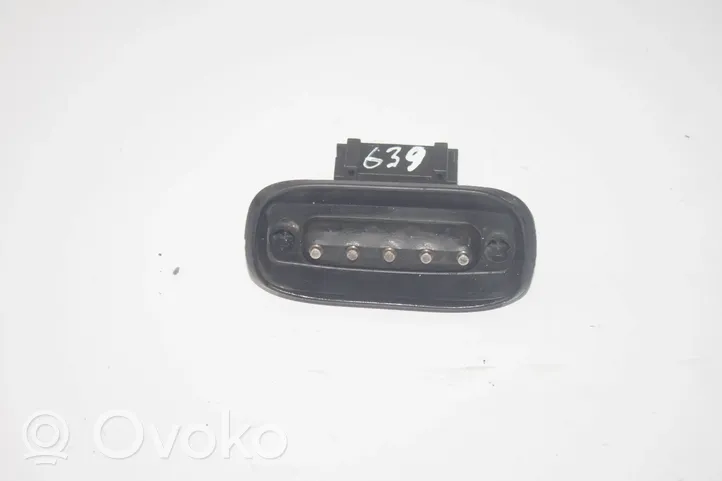 Mercedes-Benz Vito Viano W639 Durvju kontakta savienojums 6398203254