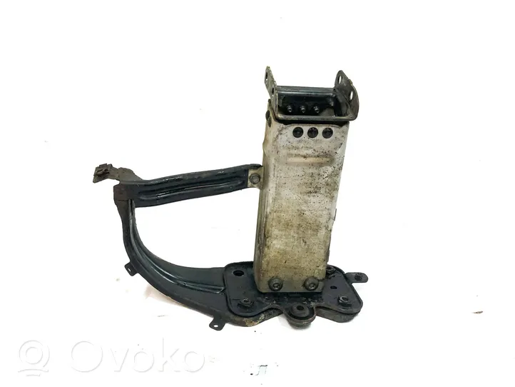 Mercedes-Benz E W211 Soporte para el marco panal de radiador A2113270009