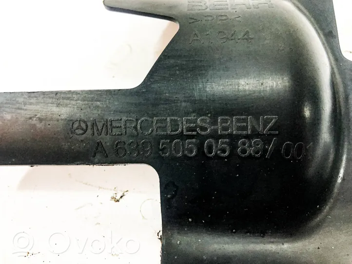 Mercedes-Benz Vito Viano W639 Garniture de radiateur A6395050588