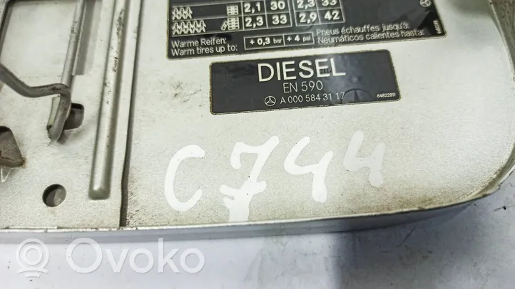 Mercedes-Benz CLC CL203 Bouchon, volet de trappe de réservoir à carburant A2035841239