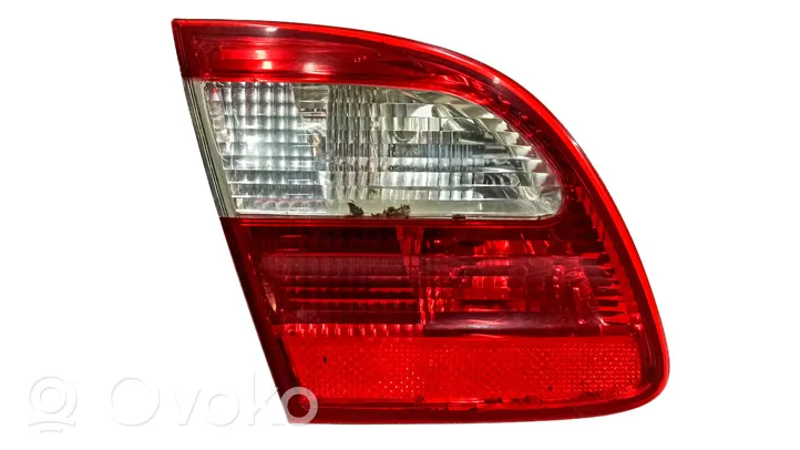 Mercedes-Benz E W211 Luci posteriori del portellone del bagagliaio A2116200777