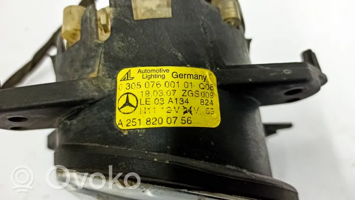Mercedes-Benz CLS C219 Feu antibrouillard avant A2518200756