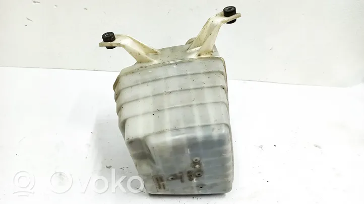 Toyota Prius (XW20) Réservoir de liquide lave-glace 1789321030