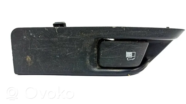 Toyota Prius (XW20) Fuel tank opening switch 