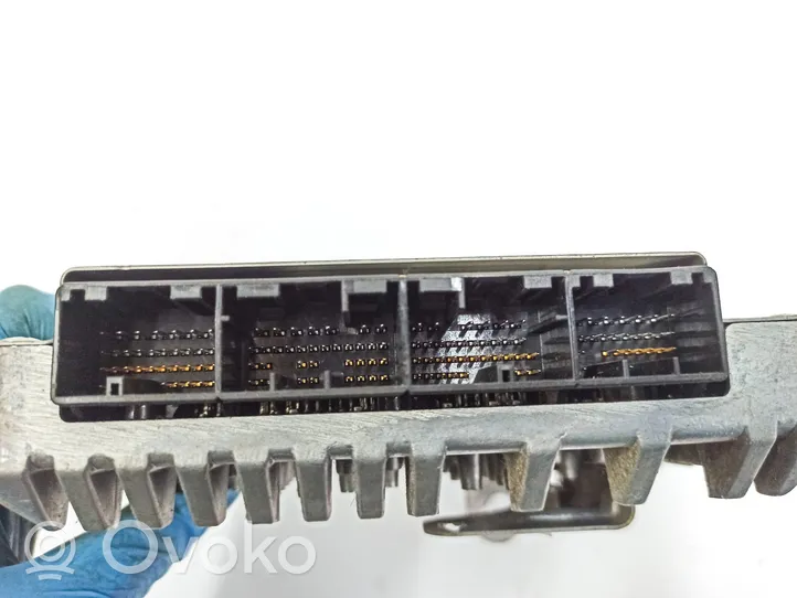 Toyota Prius (XW20) Блок управления двигателем ECU 8954047080