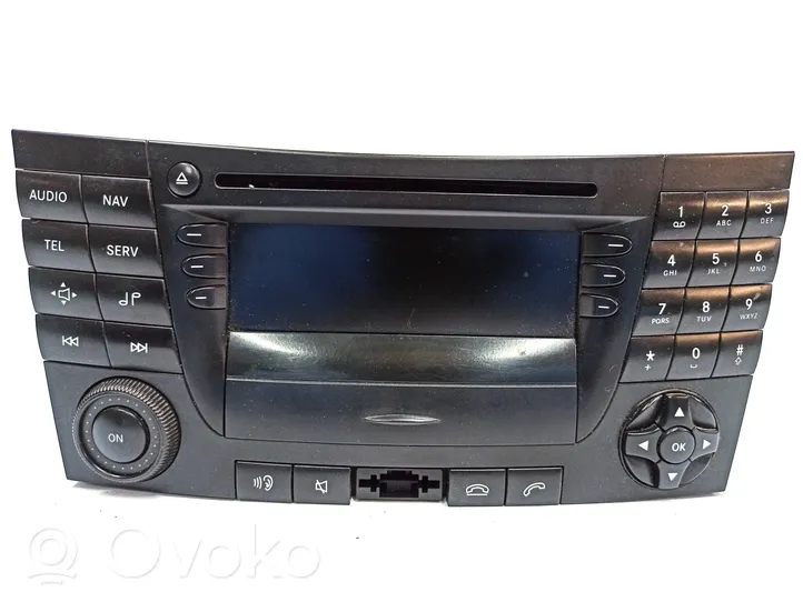 Mercedes-Benz E W211 Unità principale autoradio/CD/DVD/GPS A2118200979