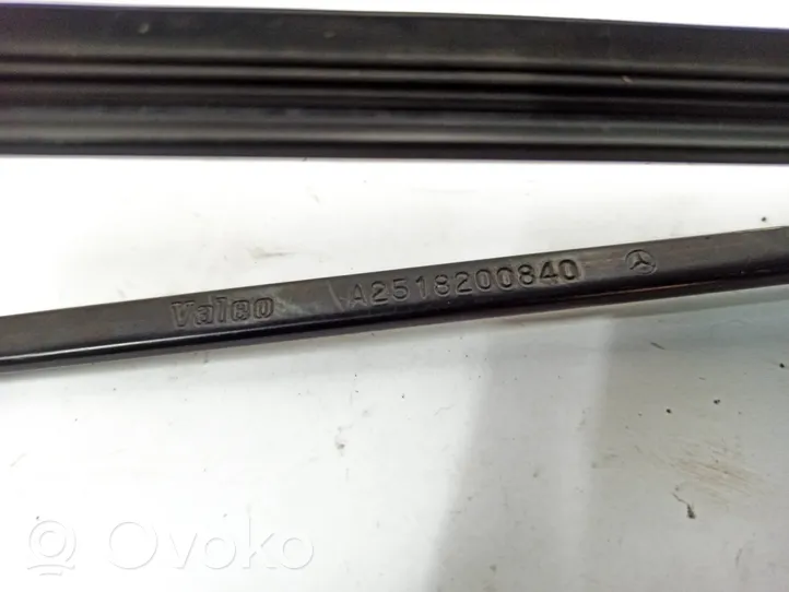 Mercedes-Benz R W251 Front wiper blade arm A2518240149