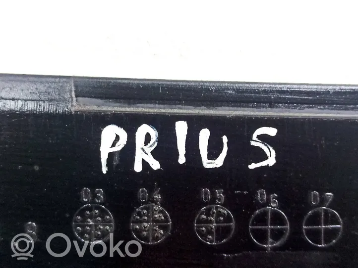 Toyota Prius (XW20) Etupuskurin reuna 7689147010