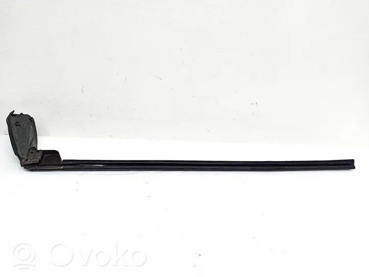 BMW 3 E92 E93 Joint de fenêtre de porte avant coupé 7187083