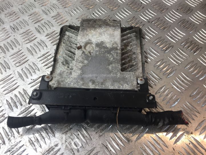 Volkswagen PASSAT B6 Dzinēja vadības bloks 03G906018AS