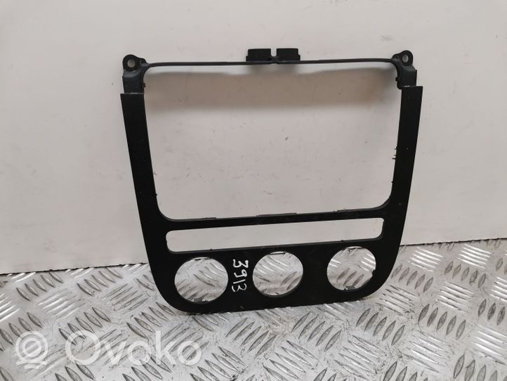 Volkswagen Golf V Cadre, panneau d'unité radio / GPS 1K0858071A