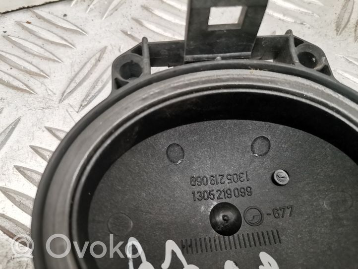 Audi A4 S4 B7 8E 8H Osłona żarówki lampy przedniej 1305219069