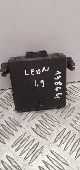 Seat Leon (1P) Sonstige Steuergeräte / Module 1K0907530H