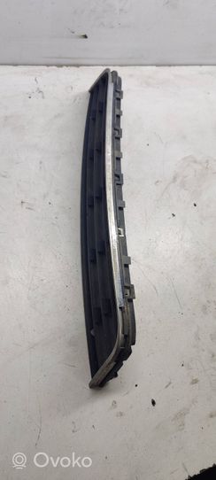 Volkswagen PASSAT B6 Etupuskurin alempi jäähdytinsäleikkö 3c0853101c