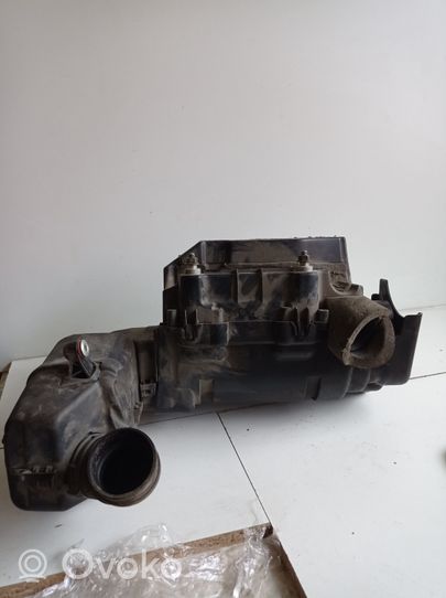 Volkswagen Golf VI Intake resonator 03C103502K