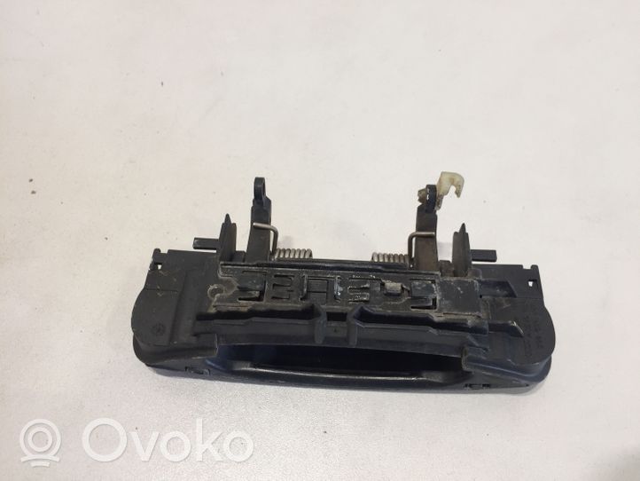 Audi A4 S4 B6 8E 8H Klamka zewnętrzna drzwi przednich 8E0839207