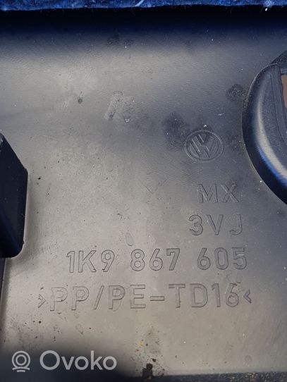 Volkswagen Golf V Poszycie klapy tylnej bagażnika i inne elementy 1K9867605