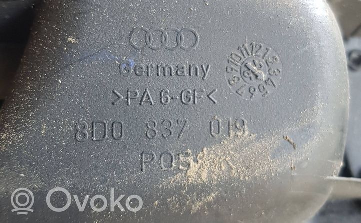 Audi A4 S4 B5 8D Klamka wewnętrzna drzwi 8D0837019