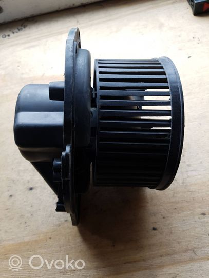 Audi 80 90 S2 B4 Ventola riscaldamento/ventilatore abitacolo 90331086