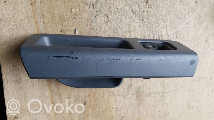 Volvo V50 Electric window control switch 8679477