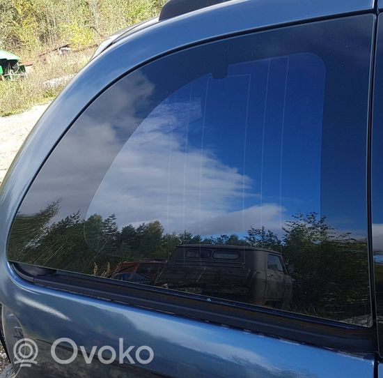 Chrysler Voyager Заднее стекло 