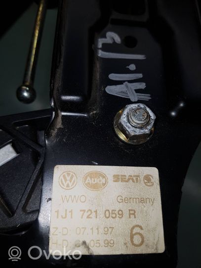 Volkswagen Golf IV Sankabos pedalas 1J1721059R