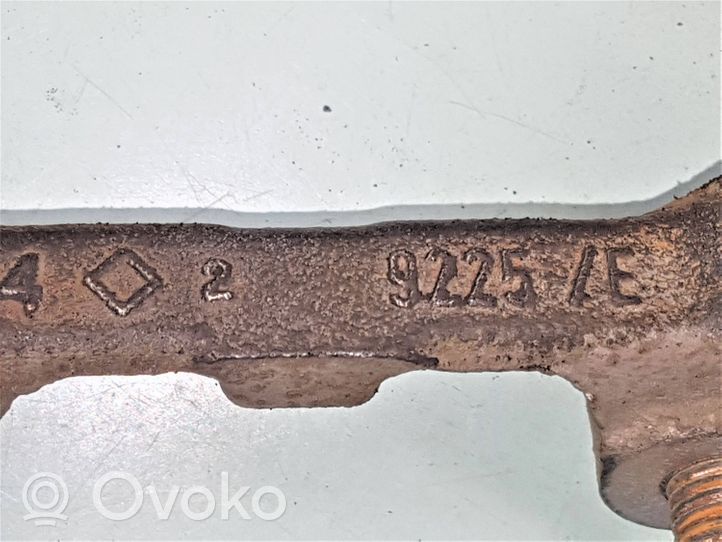 Volkswagen PASSAT B6 Plaquette / support d'étrier avant 92257E