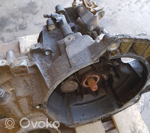 Volkswagen PASSAT B5.5 Manual 5 speed gearbox 1J0711051D