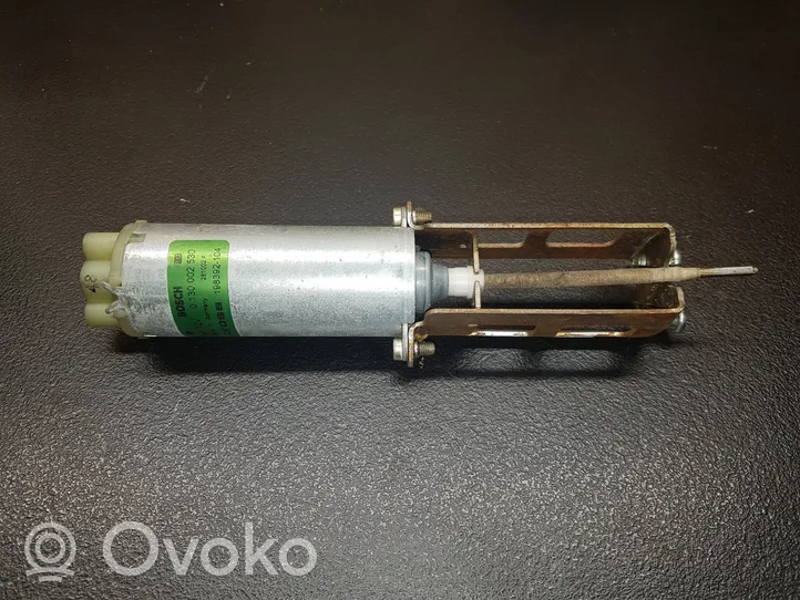 Volvo XC70 Seat adjustment motor 0130002530