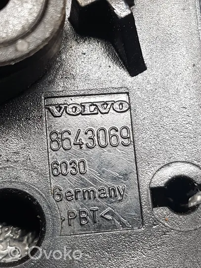 Volvo XC70 Przełącznik / Przycisk otwierania klapy tylnej / bagażnika 8643069