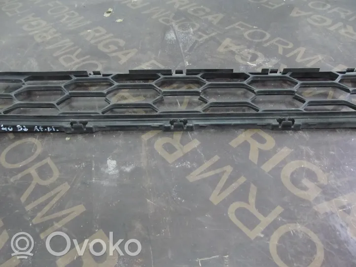 Volvo V40 Cross country Grille inférieure de pare-chocs avant 31290945