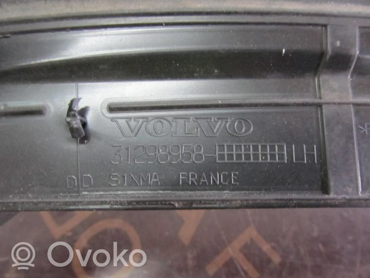 Volvo V40 Cross country Apdaila priekinių durų (moldingas) 31298958