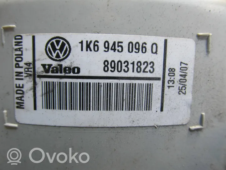Volkswagen Golf V Feux arrière / postérieurs 1K6945096Q