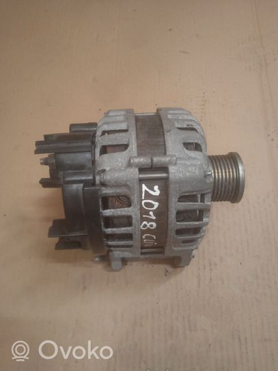 Renault Clio IV Generatore/alternatore 231005300R