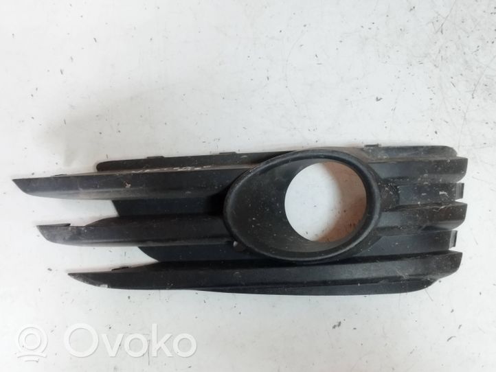 Opel Vectra C Etupuskurin jakajan koristelista 551004542