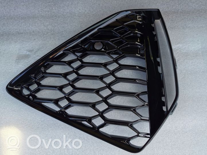 Audi RS6 C8 Grille inférieure de pare-chocs avant 4K8807682D