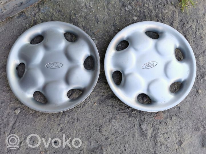 Ford Escort R14 wheel hub/cap/trim 93AB1130CA