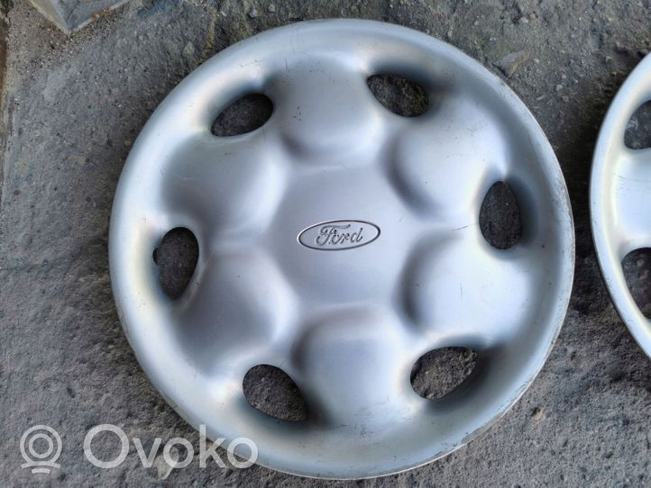 Ford Escort R14 wheel hub/cap/trim 93AB1130CA