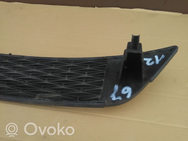 Seat Toledo IV (NH) Grille inférieure de pare-chocs avant 6JA853677